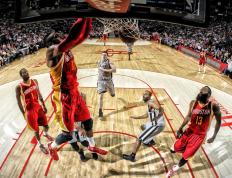 开云官方app入口-红潮席卷非洲之光，布鲁诺引擎轰鸣，利物浦完美风暴横扫摩洛哥