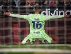 开云体育平台APP-巴伦西亚客场大胜，继续保持领先优势！