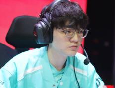 开云体育下载-WBG险胜NS，Caps极限生还后反打激烈交锋八强赛，成为赛场最大亮点的简单介绍