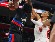 开云体育登录-猛龙战胜活塞，范弗利特连续第三场超20+的简单介绍