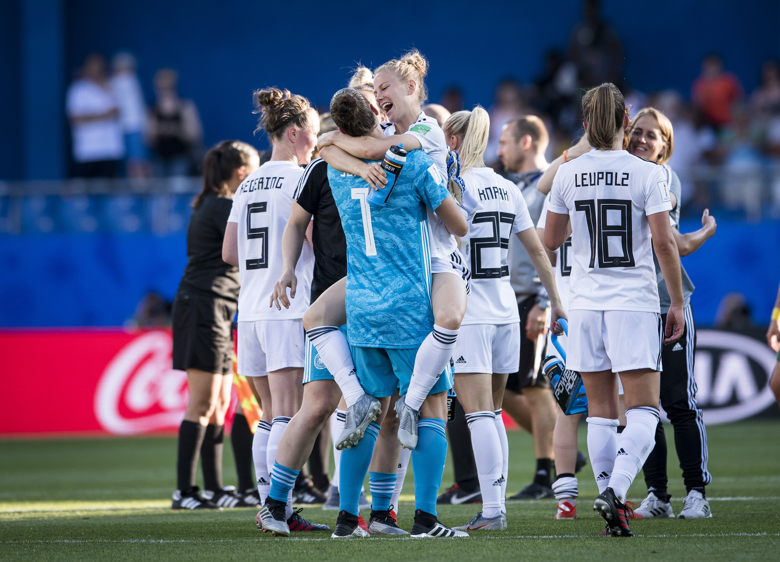 开云平台-俄罗斯队战胜南非，图谋晋级