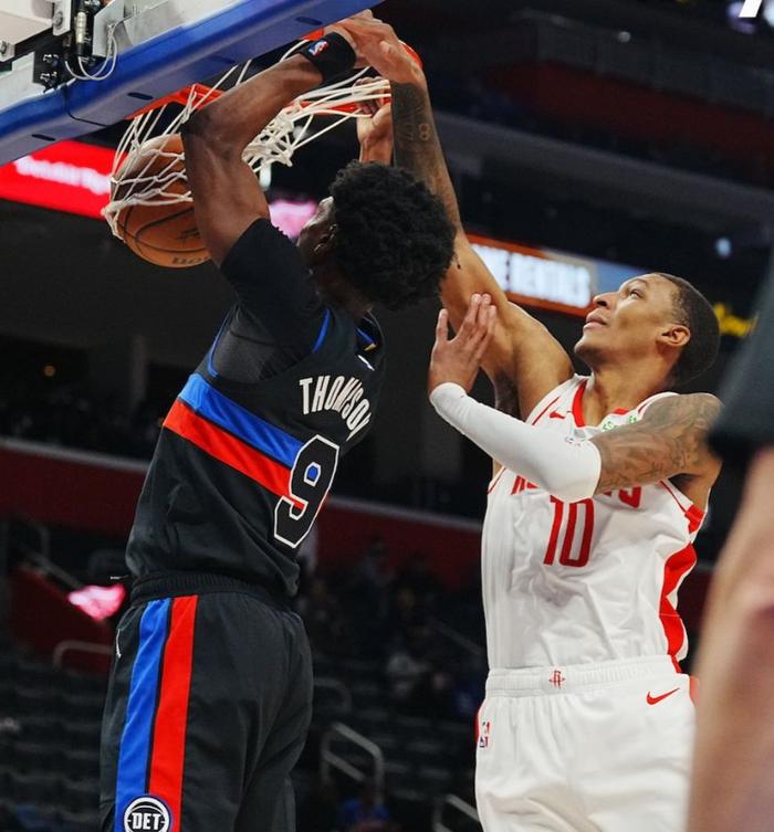 开云体育登录-猛龙战胜活塞,范弗利特连续第三场超20+的简单介绍