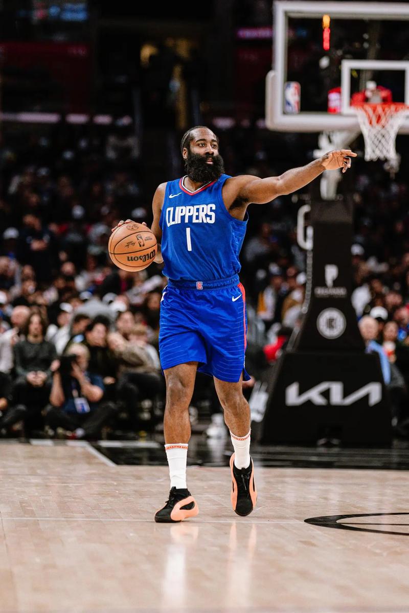 开云下载-火箭战胜公牛，哈登独得46分创新高