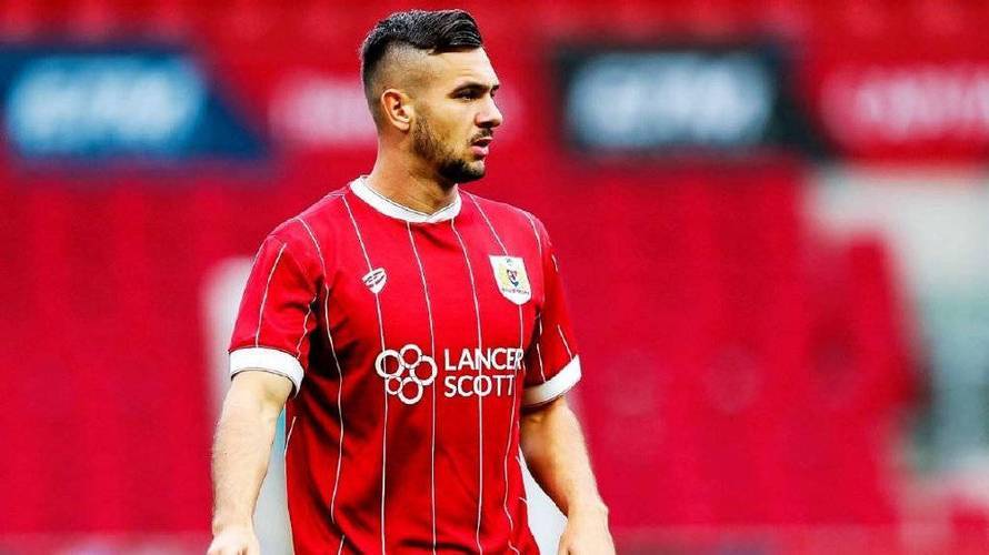 开云体育官网-谢菲联防守稳固获胜,英超保级形势日渐明朗