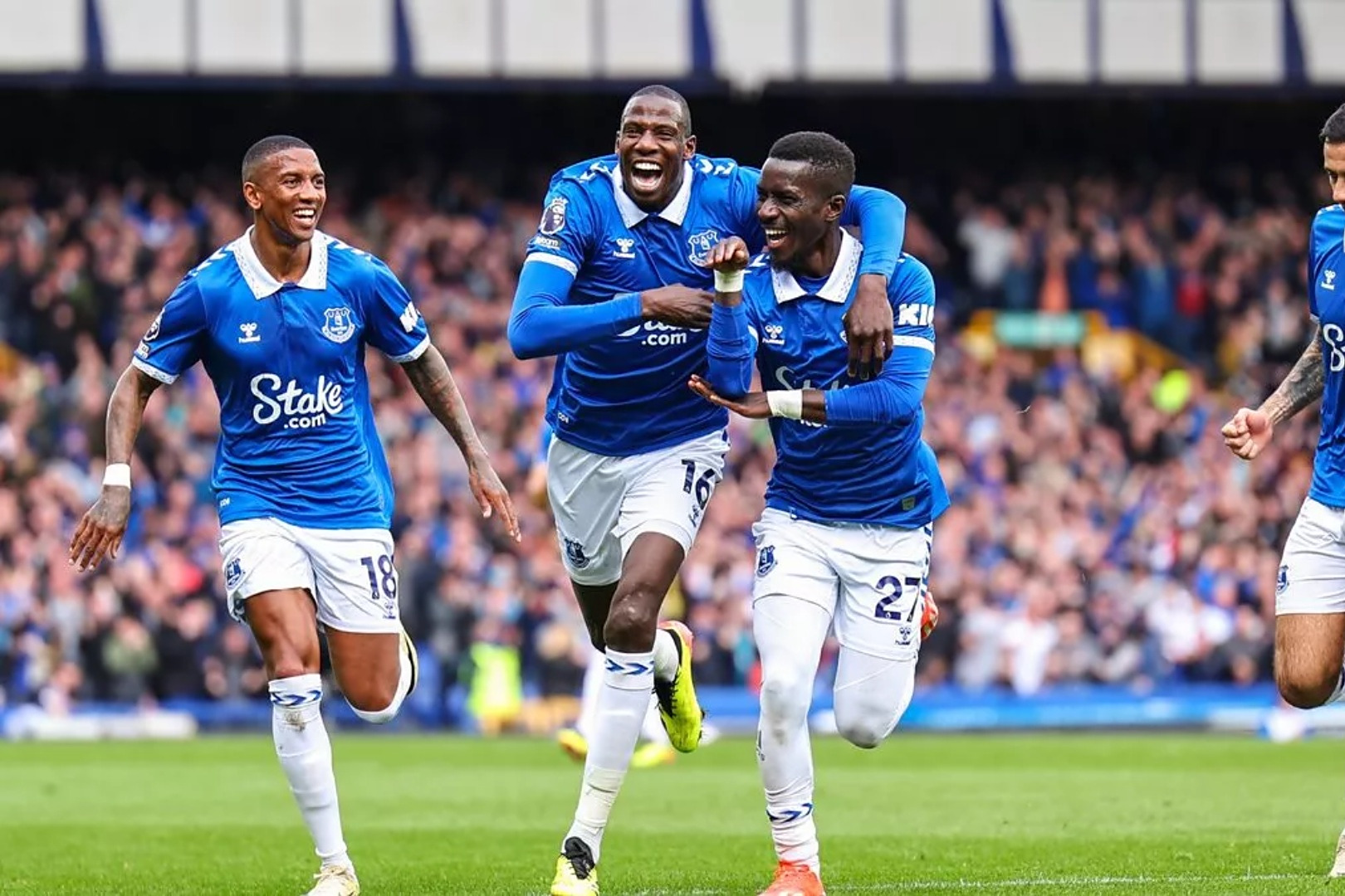 开云体育官方网站-克罗托内队奋力抗击，取得耀眼胜利，逆袭成功的简单介绍