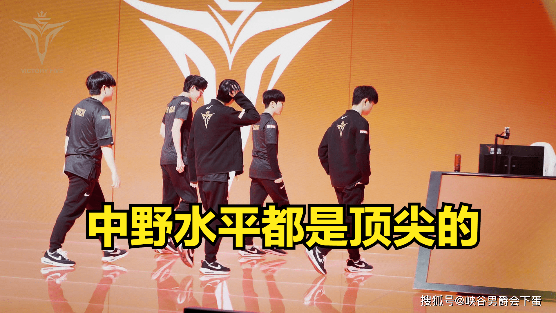 开云体育平台APP-巴克斯夺得MVP,表现稳定成为队伍关键