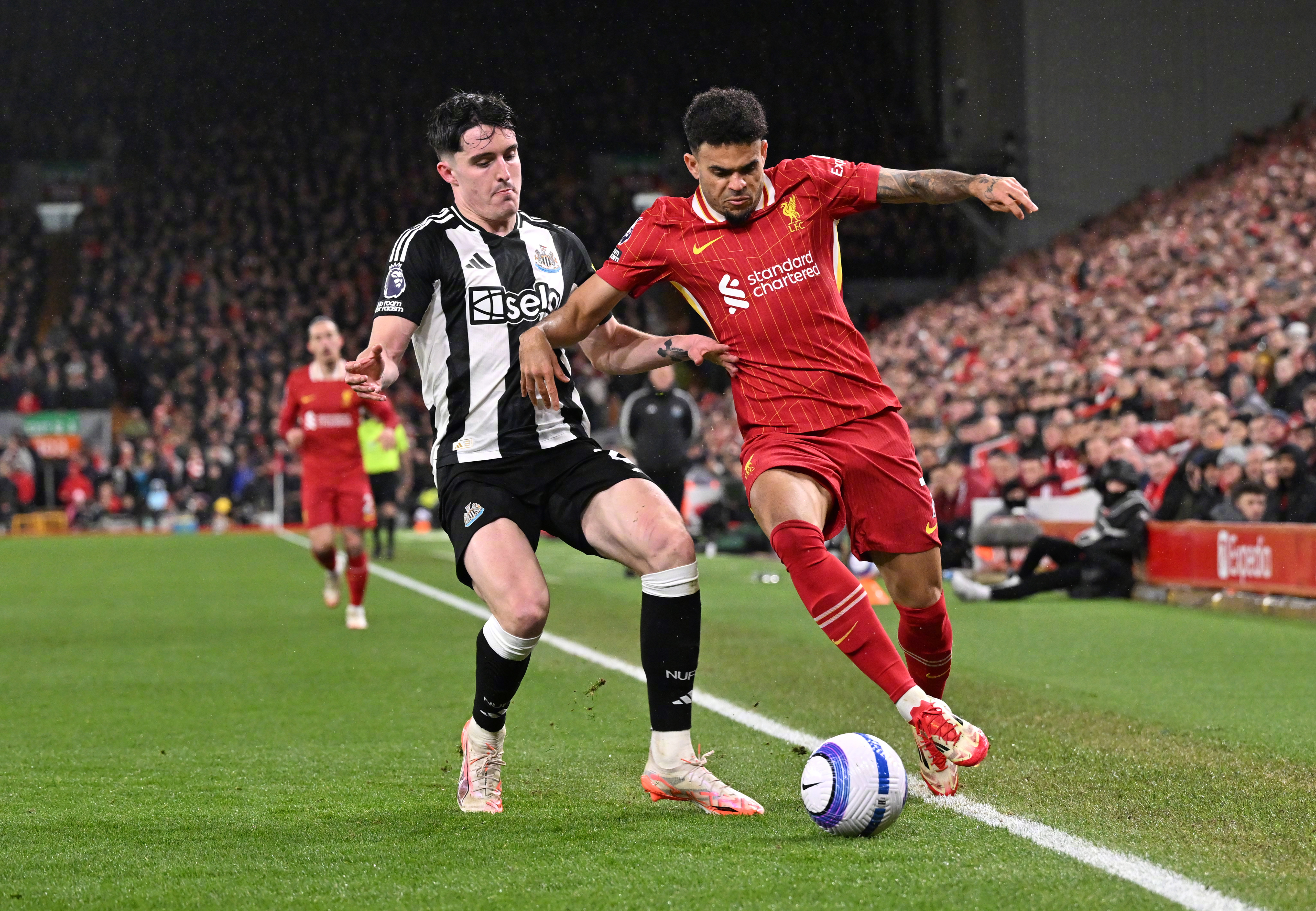 开云体育下载-利物浦客场搏杀成功,实力稳居榜首