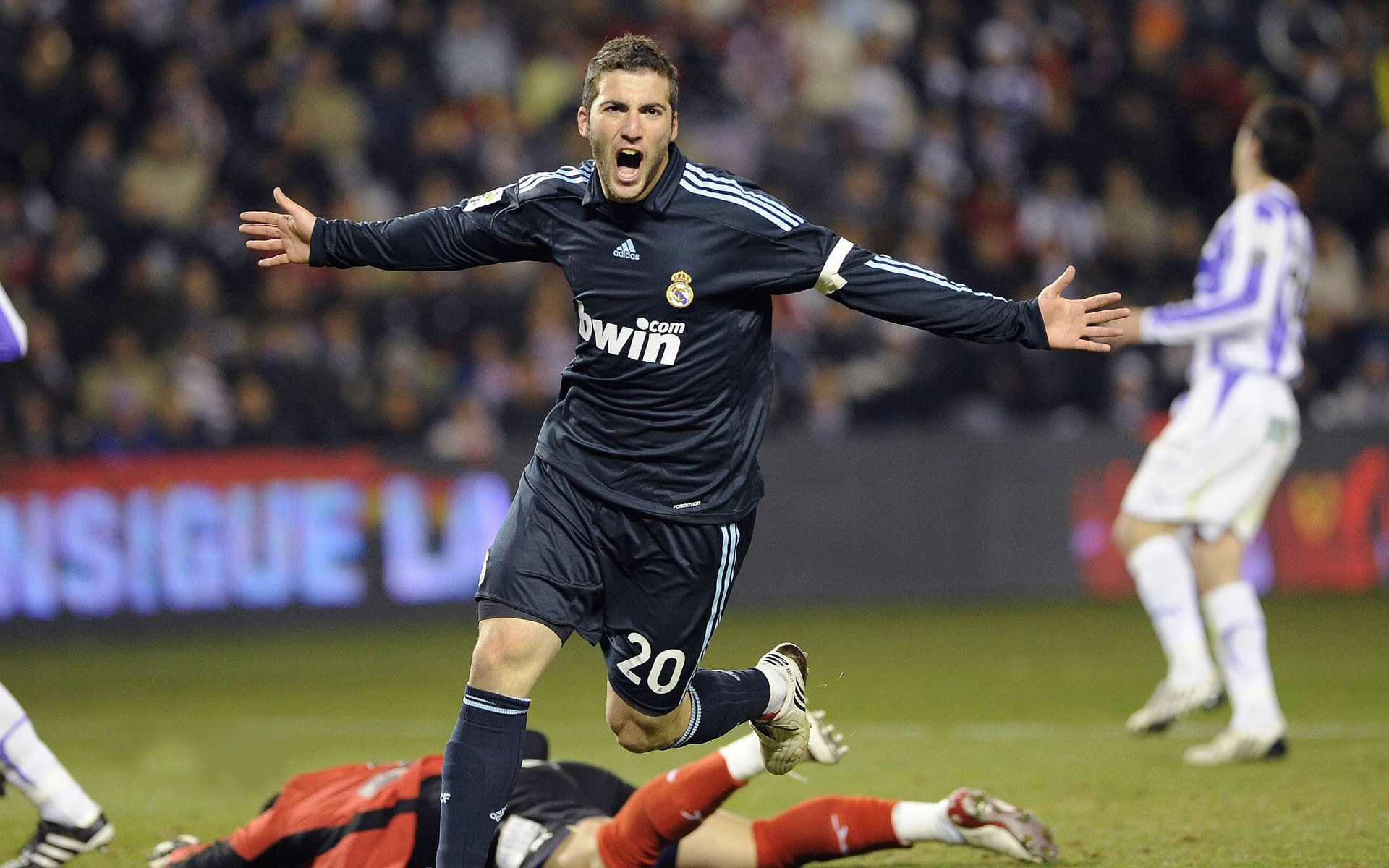 开云体育中国-跨洲生死战，比利亚雷亚尔硬仗取胜伊拉克，焦点对决震撼足坛