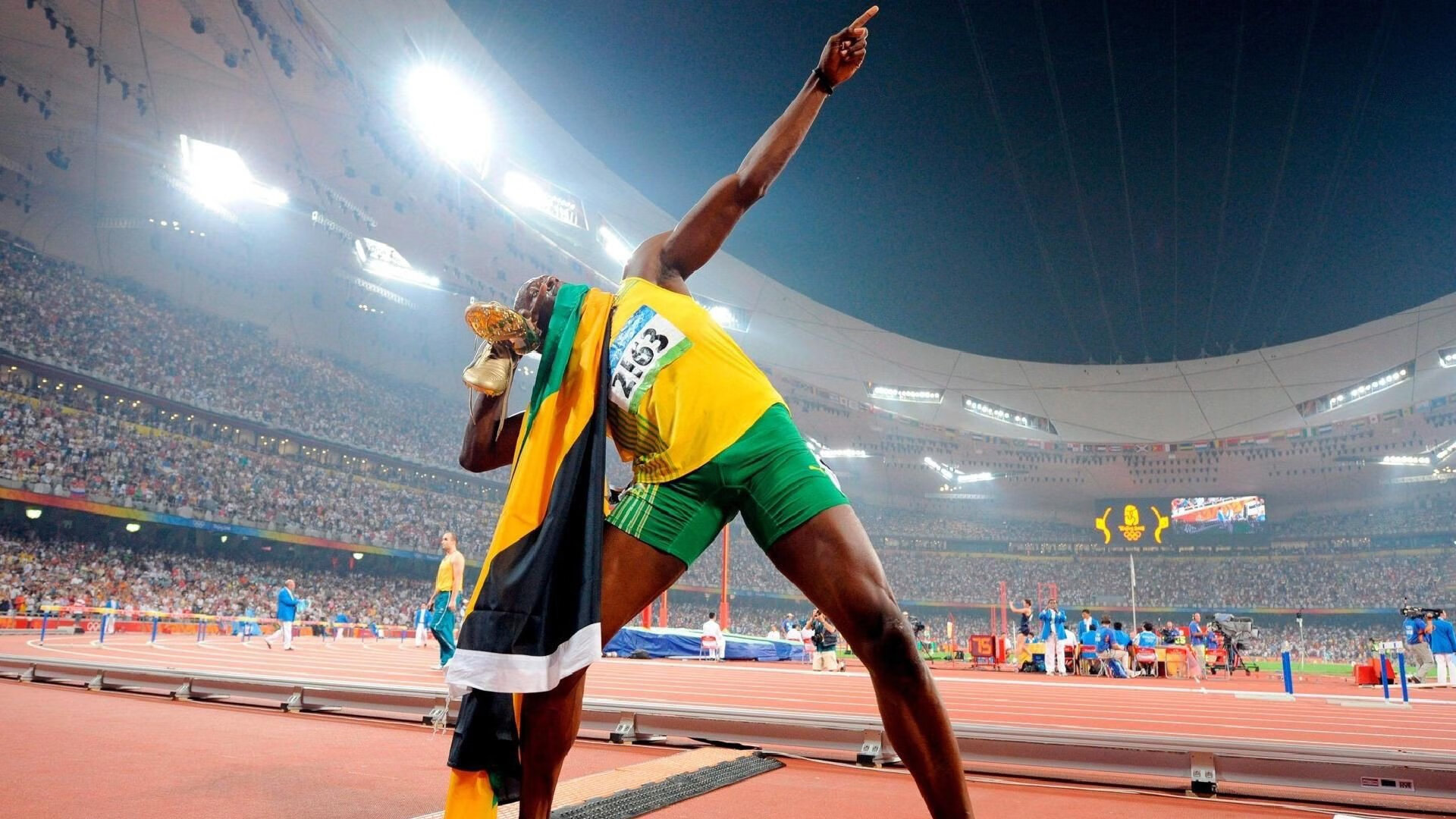 开云下载-冰雪丝路逆袭波士顿，当拉文在绿色海洋掀起金色风暴